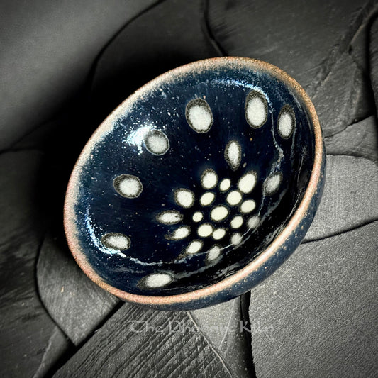 Pearl-Spot Song Re-creation Jian Ware
(SRP 2504-10-04)
